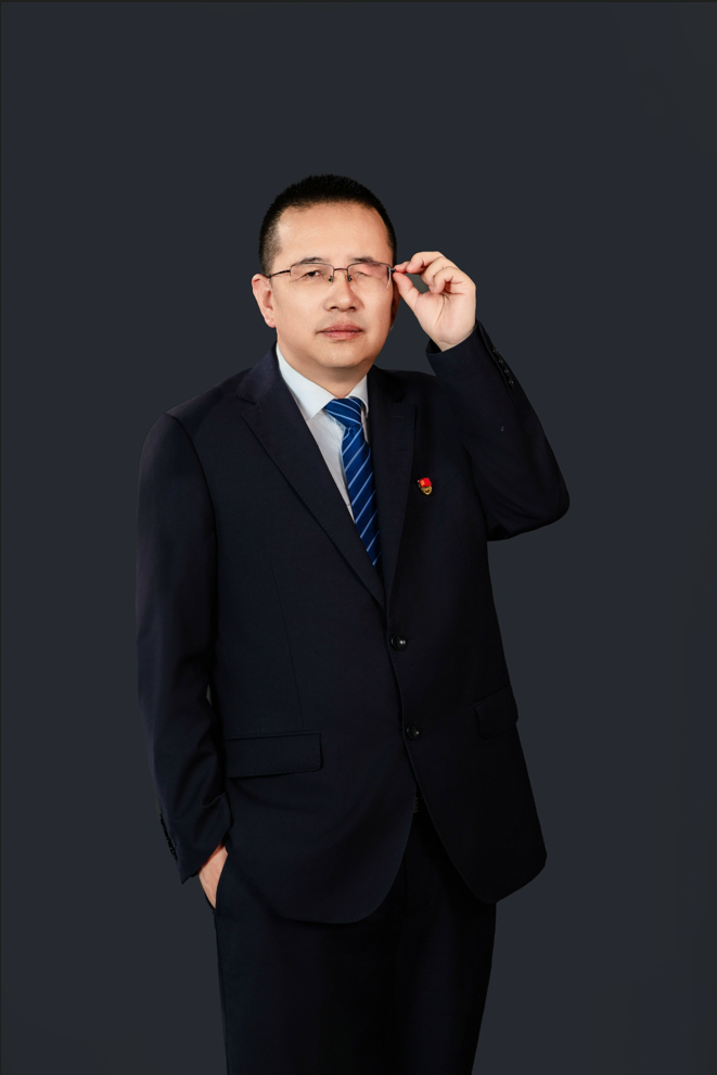 格桑羅布（黨委委員、副總經(jīng)理）